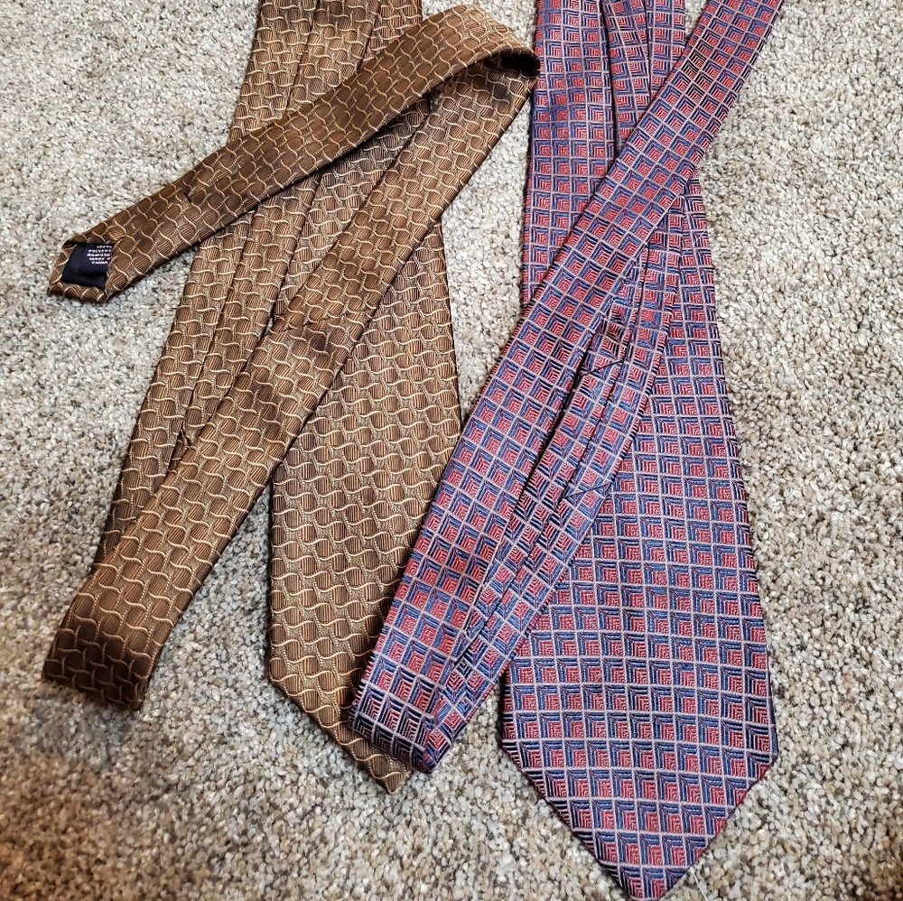 Men's neck ties lot of 2